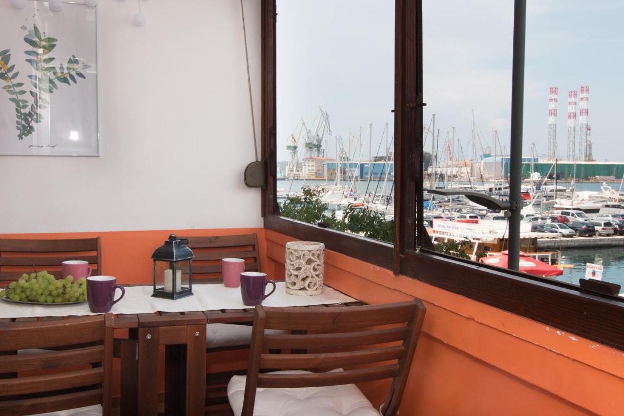 Harbour-Apartment With Sea View And Parking Spot 普拉 外观 照片