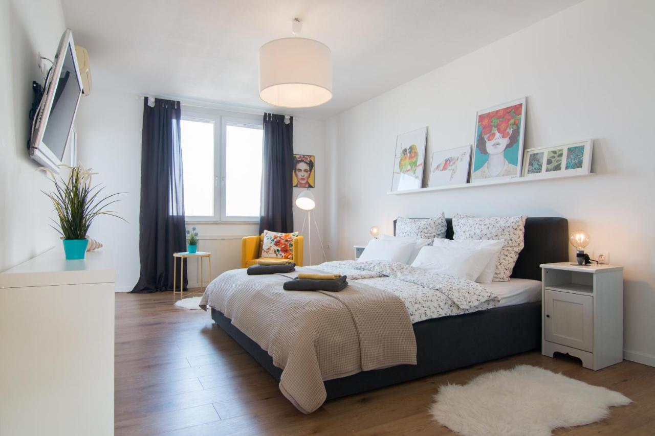 Harbour-Apartment With Sea View And Parking Spot 普拉 外观 照片