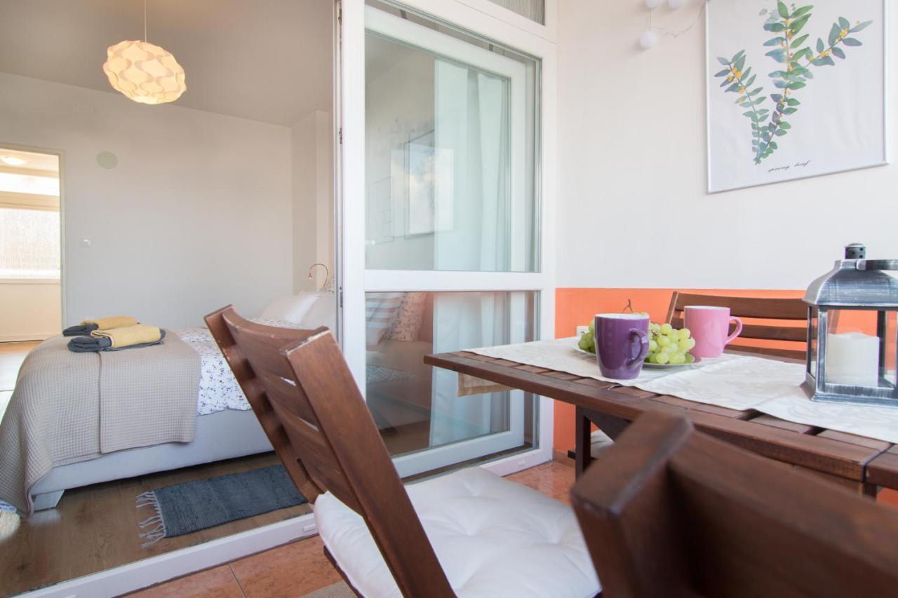 Harbour-Apartment With Sea View And Parking Spot 普拉 外观 照片