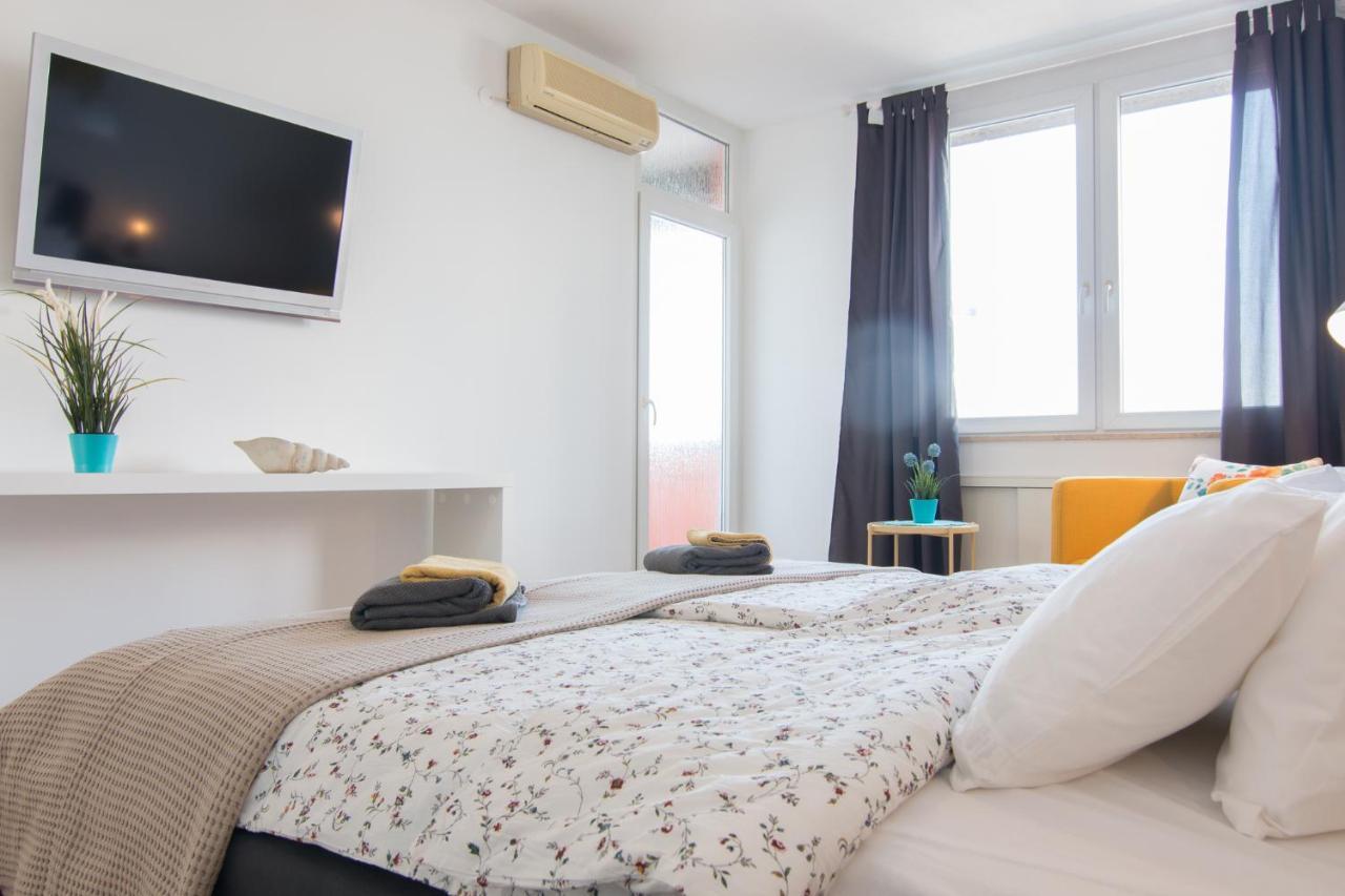 Harbour-Apartment With Sea View And Parking Spot 普拉 外观 照片